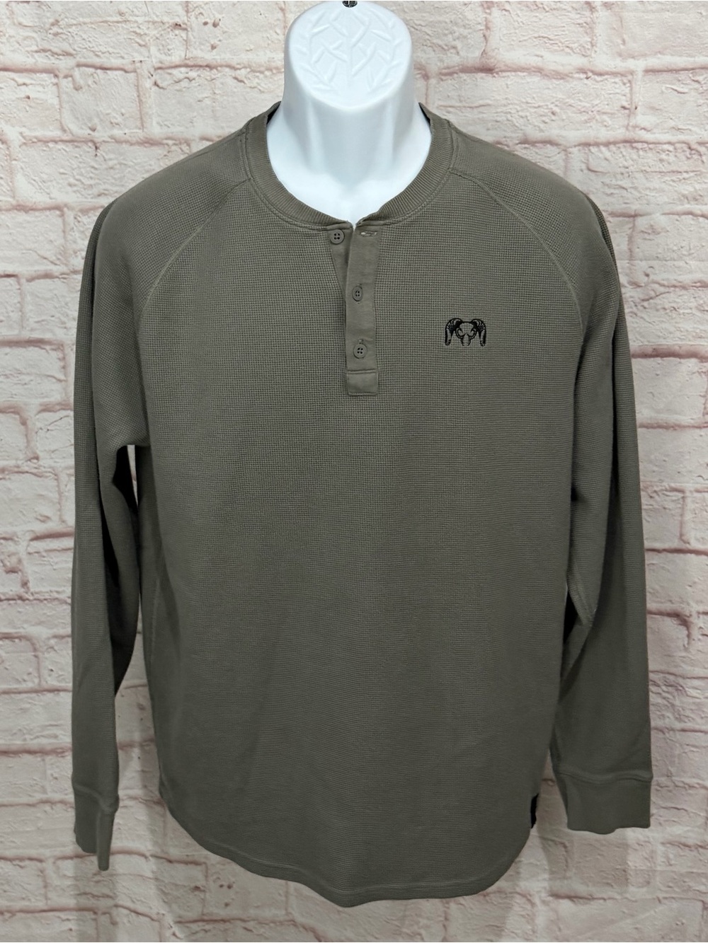 KUIU Men’s Large Waffle Knit Thermal Henley Shirt Ram Logo Hunting